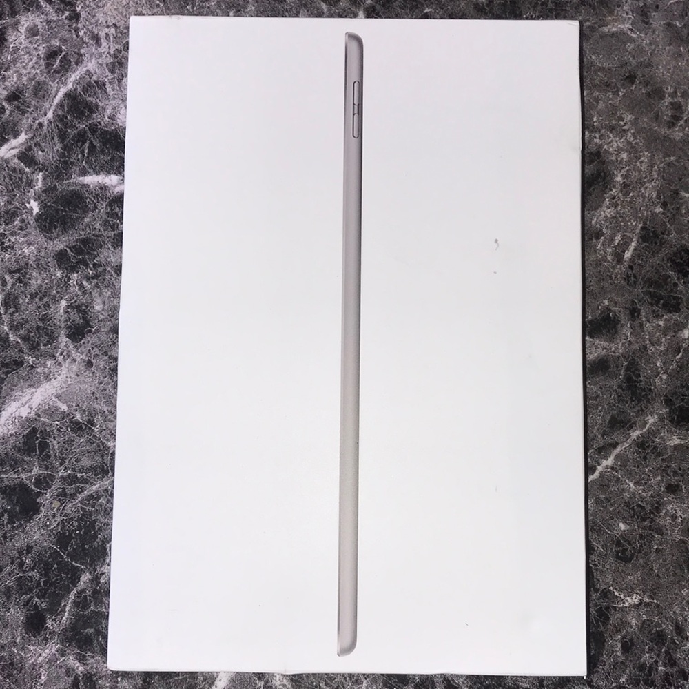 Apple iPad Air Silver Slim Profile Tablet